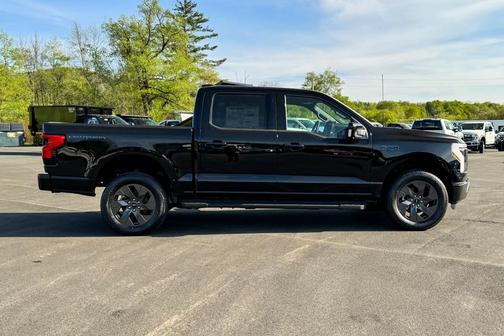 2025 Ford F-150 Lightning LARIAT