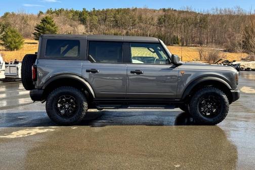 Carbonized Gray Metallic 2026 Ford Bronco Badlands
