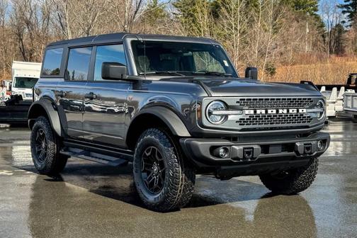 Carbonized Gray Metallic 2026 Ford Bronco Badlands