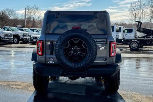 Carbonized Gray Metallic 2026 Ford Bronco Badlands