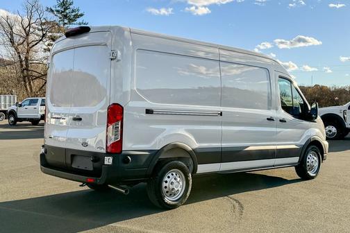 2026 Ford Transit-250 148 WB Medium Roof Cargo