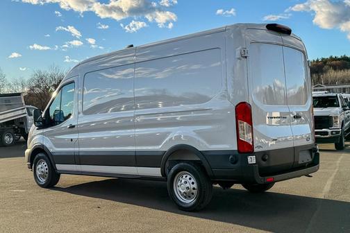 2026 Ford Transit-250 148 WB Medium Roof Cargo