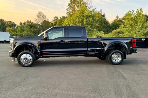 2025 Ford F-450 Platinum