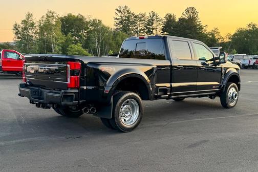 2025 Ford F-450 Platinum