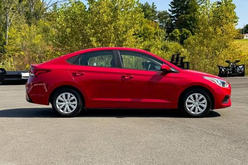 2022 Hyundai Accent SE