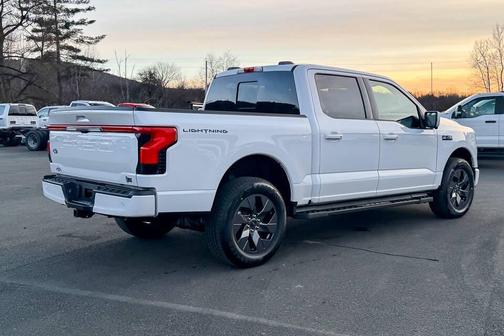 Oxford White 2025 Ford F-150 Lightning LARIAT