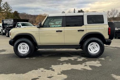 Desert Sand 2026 Ford Bronco Heritage Edition