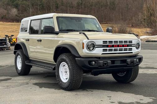 Desert Sand 2026 Ford Bronco Heritage Edition