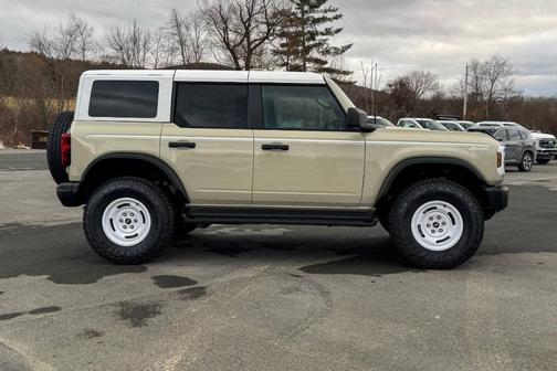 Desert Sand 2026 Ford Bronco Heritage Edition