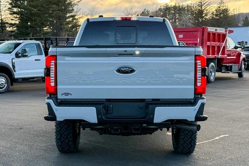 2025 Ford F-350 Lariat Super Duty