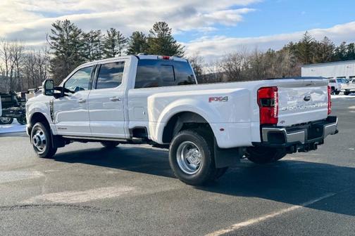 2025 Ford F-350 Lariat Super Duty