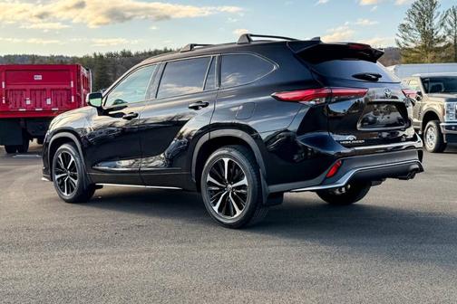 2022 Toyota Highlander XSE