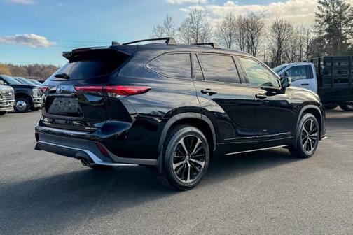 2022 Toyota Highlander XSE
