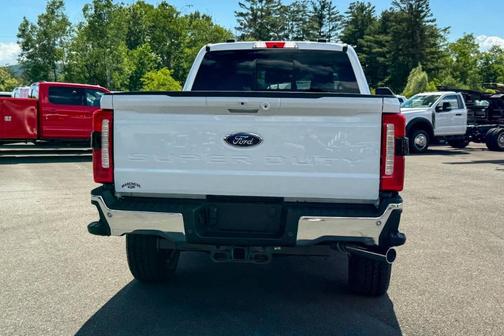 White 2026 Ford F-350 Lariat Super Duty
