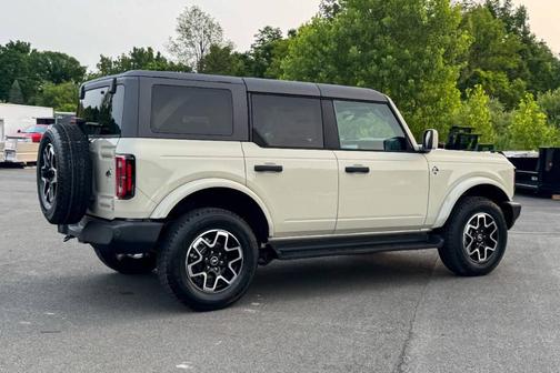 Tan 2026 Ford Bronco Outer Banks