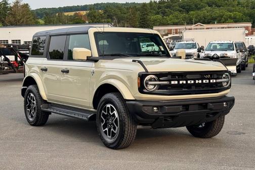 Tan 2026 Ford Bronco Outer Banks