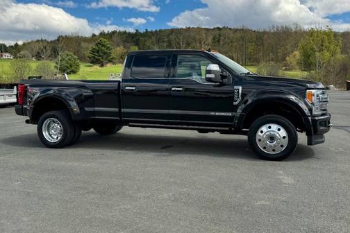 Black 2019 Ford F-450 Platinum