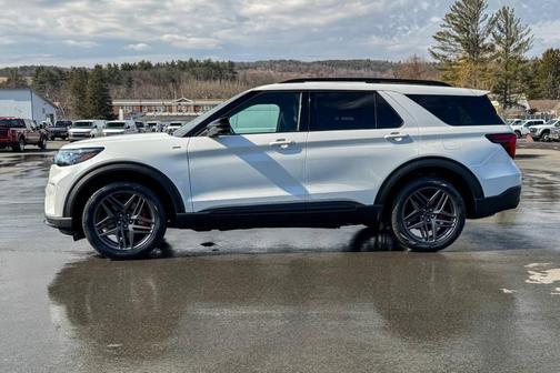 Star White 2026 Ford Explorer ST-Line