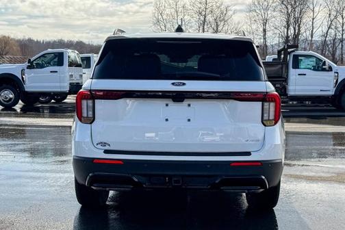 Star White 2026 Ford Explorer ST-Line