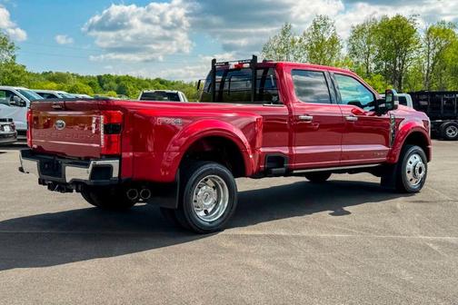 2023 Ford F-450 Lariat