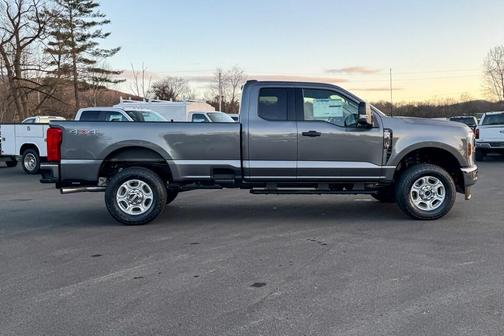 2025 Ford F-350 XLT