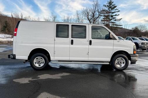 2024 GMC Savana 2500 Work Van