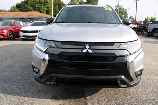 2020 Mitsubishi Outlander LE