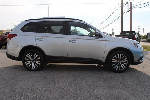 2020 Mitsubishi Outlander LE