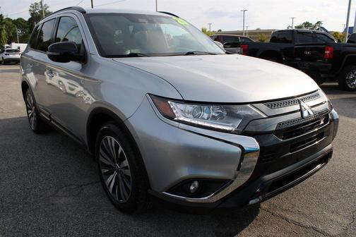 2020 Mitsubishi Outlander LE