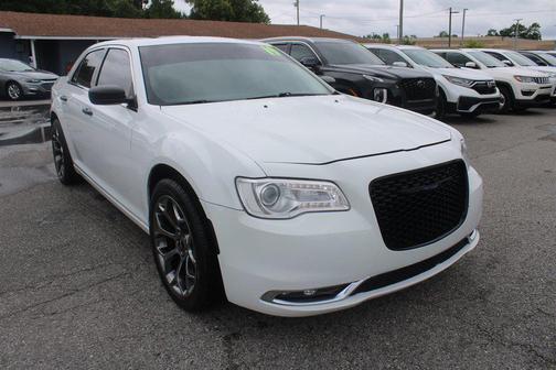 Bright White Clearcoat 2019 Chrysler 300 Limited