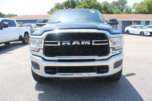 Diamond Black Crystal Pearlcoat 2019 RAM 2500 Tradesman Crew Cab 4x4 6'4' Box
