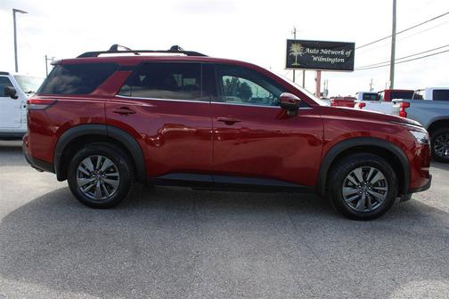 2022 Nissan Pathfinder SV 2WD