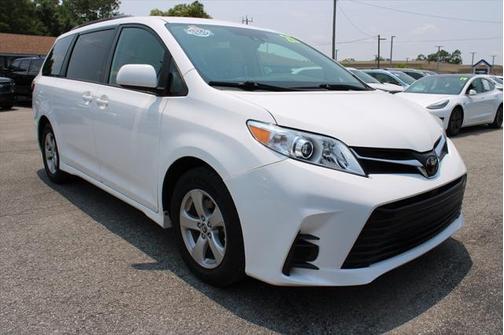 2020 Toyota Sienna LE