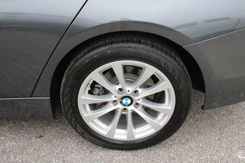 Grey 2018 BMW 320 i