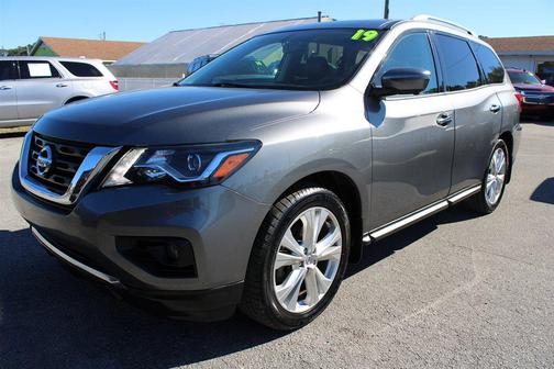 2019 Nissan Pathfinder SL