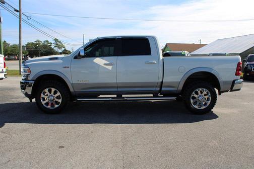 2019 RAM 2500 Laramie Crew Cab 4x4 6'4' Box