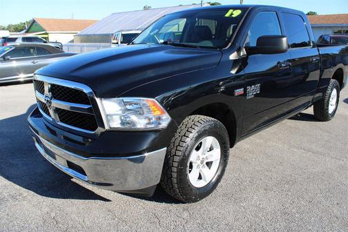 2019 RAM 1500 SLT