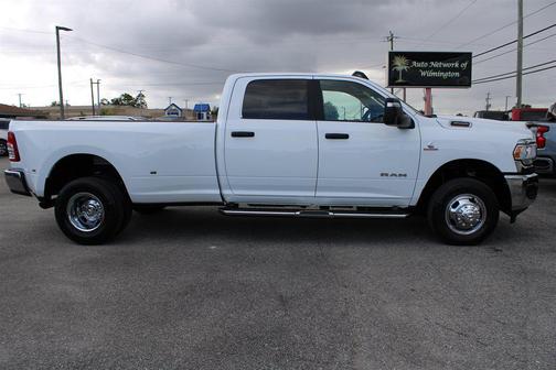 2024 RAM 3500 Big Horn Crew Cab 4x4 8' Box