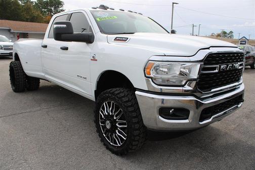 2024 RAM 3500 Big Horn Crew Cab 4x4 8' Box