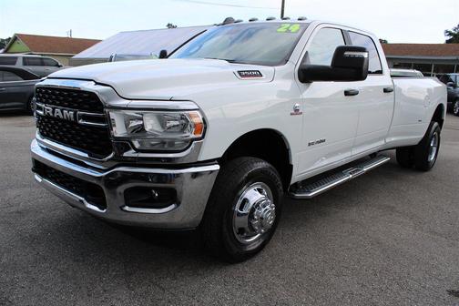 2024 RAM 3500 Big Horn Crew Cab 4x4 8' Box