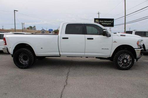 2024 RAM 3500 Big Horn Crew Cab 4x4 8' Box