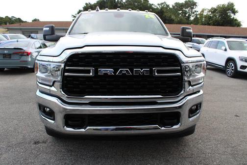 2024 RAM 3500 Big Horn Crew Cab 4x4 8' Box