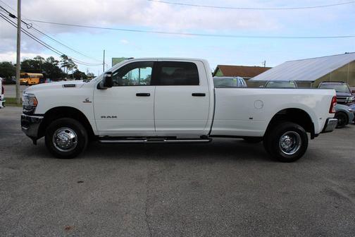 2024 RAM 3500 Big Horn Crew Cab 4x4 8' Box