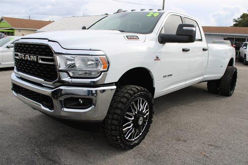 2024 RAM 3500 Big Horn Crew Cab 4x4 8' Box