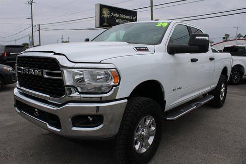 2024 RAM 2500 Big Horn Crew Cab 4x4 6'4' Box