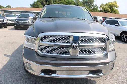 Granite Crystal Metallic Clearcoat 2017 RAM 1500 Laramie