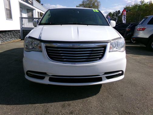 Bright White Clearcoat 2016 Chrysler Town & Country Touring