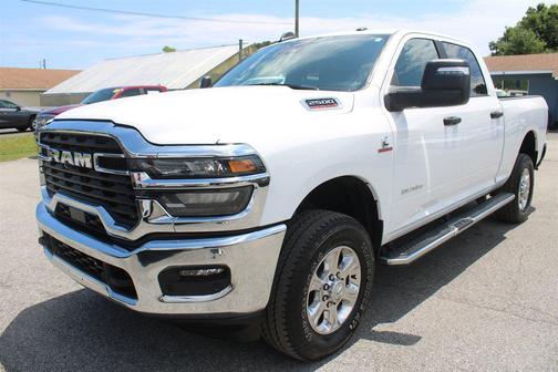 Bright White Clearcoat 2025 RAM 2500 Big Horn Crew Cab 4x4 6'4' Box