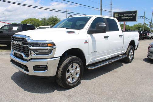 Bright White Clearcoat 2025 RAM 2500 Big Horn Crew Cab 4x4 6'4' Box