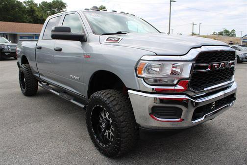 2021 RAM 2500 Tradesman Crew Cab 4x4 6'4' Box